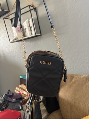 GUESS Black Quilted Crossbody with Gold Chain Detail NWOT